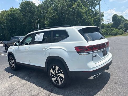 Used 2024 Volkswagen Atlas SE FWD image 5