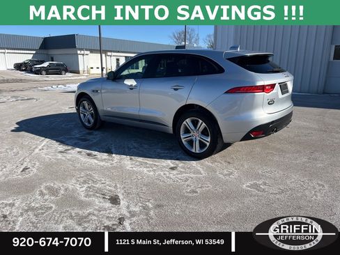 Used 2017 Jaguar F-PACE R-Sport image 11