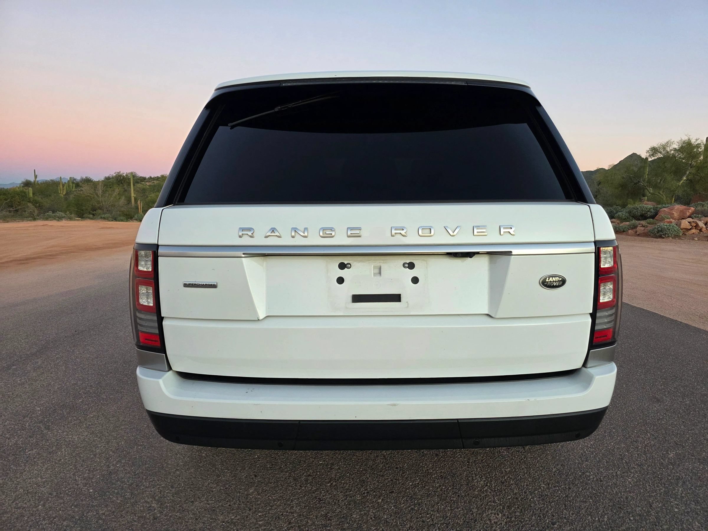 Used 2016 Land Rover Range Rover Supercharged AWD/4WD image 4