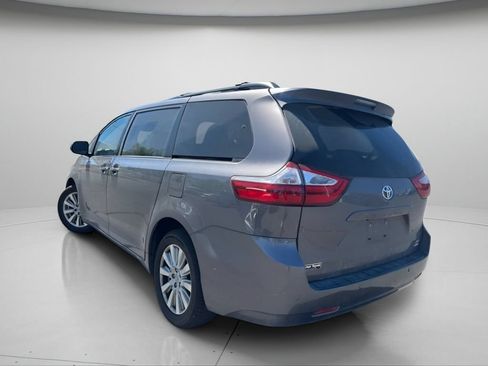 Used 2017 Toyota Sienna XLE w/ XLE Navigation Package AWD/4WD image 13