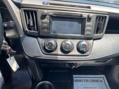 Used 2015 Toyota RAV4 LE AWD/4WD image 16