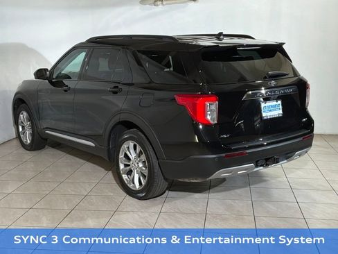 Used 2022 Ford Explorer XLT w/ Equipment Group 202A image 7