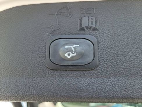 Used 2019 Ford Escape SEL FWD image 19