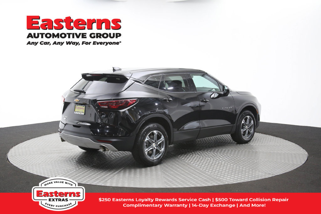 Used 2025 Chevrolet Blazer LT FWD image 44