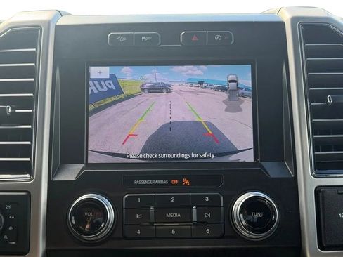 Used 2019 Ford F150 Platinum w/ FX4 Off-Road Package AWD/4WD image 9