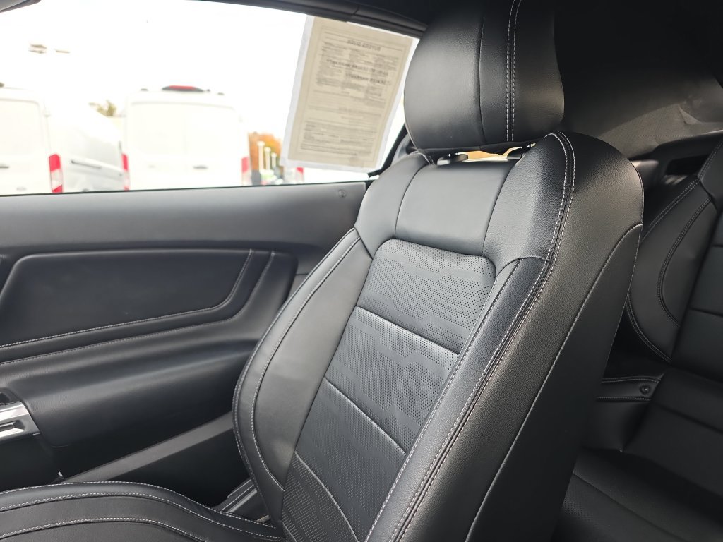 Used 2018 Ford Mustang GT Premium w/ Equipment Group 401A RWD image 41