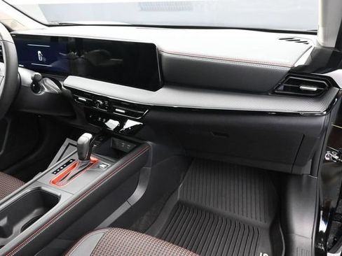 Used 2026 Nissan Kicks SR w/ SR Premium Package FWD image 35