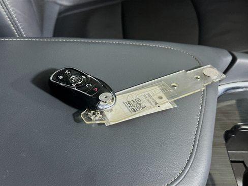 Used 2018 Buick Enclave Essence FWD image 33