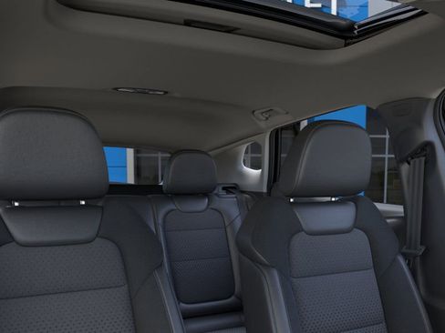 New 2025 Chevrolet Trax LT w/ Sunroof Package image 48