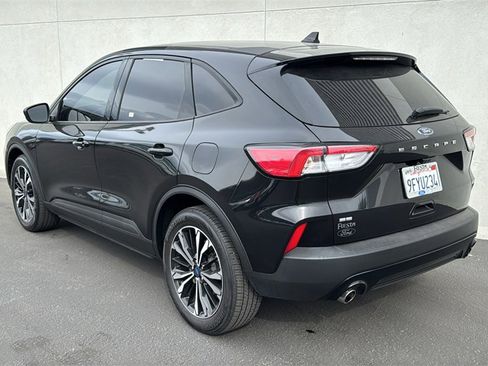 Certified 2022 Ford Escape SE w/ SE Sport Appearance Package image 4