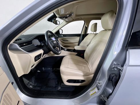 Used 2022 Jeep Grand Cherokee Limited image 18