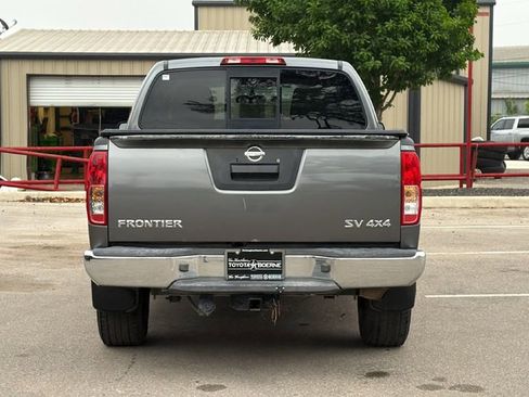 Used 2016 Nissan Frontier SV image 7