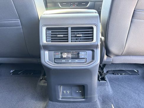 New 2026 Volkswagen Atlas SE image 25