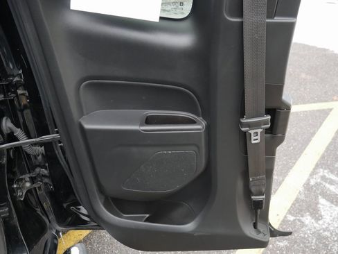 Used 2022 Chevrolet Colorado LT image 29