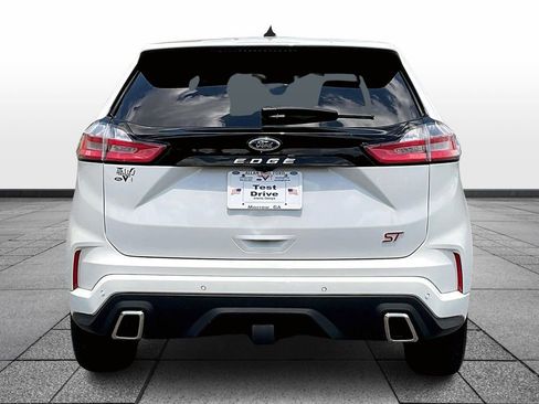 Used 2022 Ford Edge ST image 4