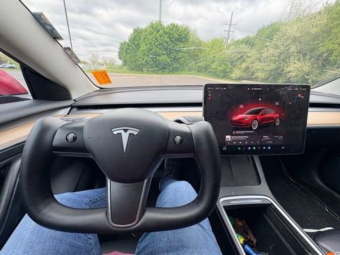 Used 2022 Tesla Model 3 Long Range AWD/4WD image 13