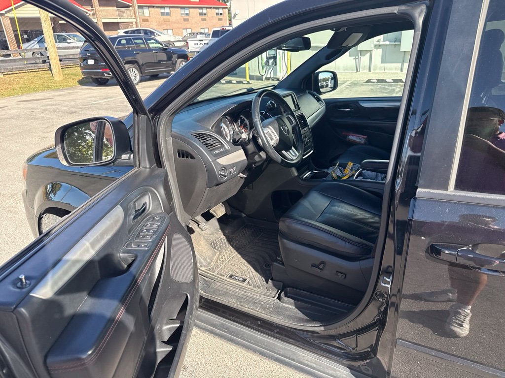 Used 2017 Dodge Grand Caravan GT FWD image 5