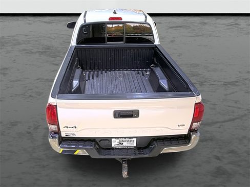 Used 2018 Toyota Tacoma SR5 image 3
