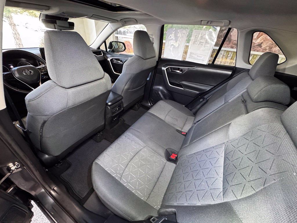 Certified 2021 Toyota RAV4 XLE w/ Convenience Package AWD/4WD image 45