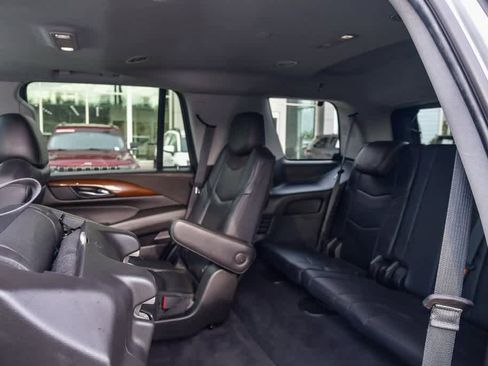 Used 2020 Cadillac Escalade Luxury image 20