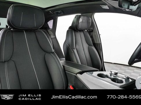 Used 2025 Cadillac Optiq Luxury 2 w/ LPO, Floor Liner Package AWD/4WD image 22