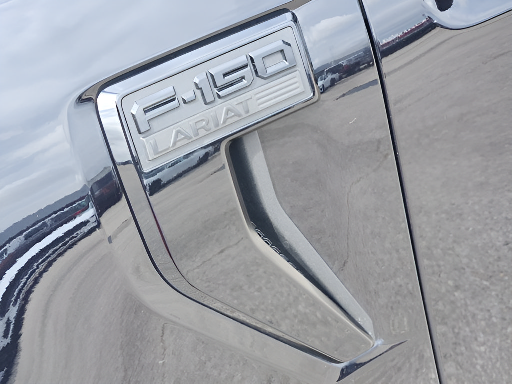 Used 2025 Ford F150 Lariat AWD/4WD image 12