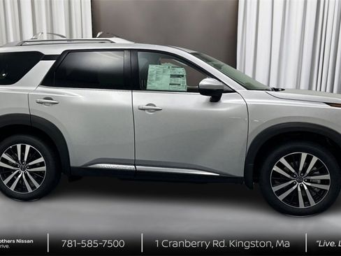 New 2025 Nissan Pathfinder Platinum w/ Cargo Package image 4