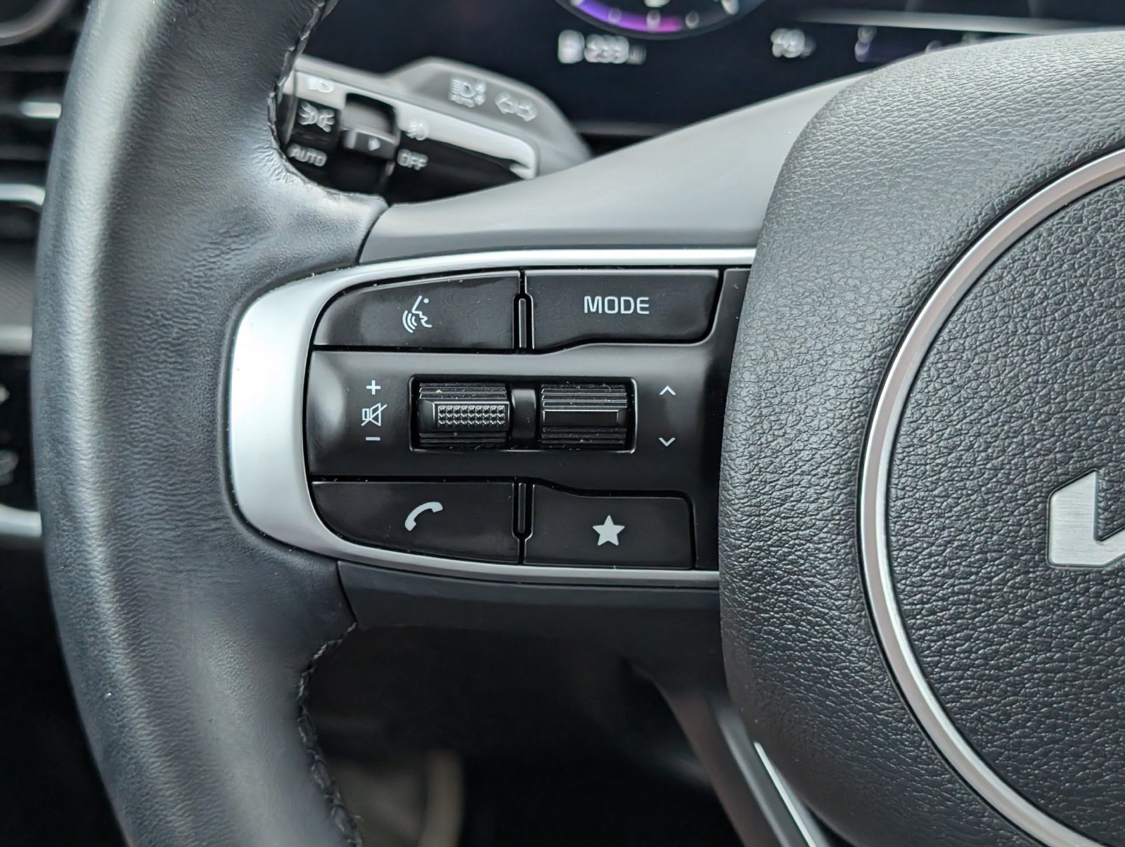 Used 2025 Kia Sportage SX FWD image 16