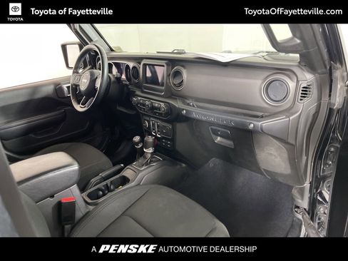 Used 2022 Jeep Wrangler Sport S image 3