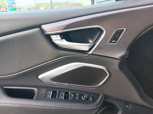 Used 2025 Acura RDX SH-AWD image 28