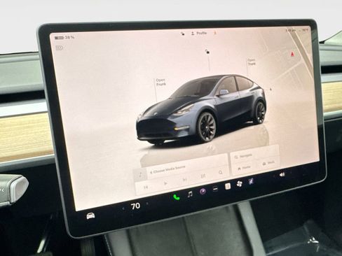 Used 2024 Tesla Model Y Long Range AWD/4WD image 60