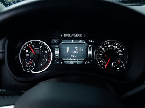 Used 2024 RAM 2500 Laramie image 12