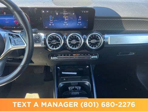 Used 2025 Mercedes-Benz GLB 250 4MATIC image 17