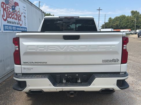 Used 2020 Chevrolet Silverado 1500 High Country w/ Technology Package AWD/4WD image 4