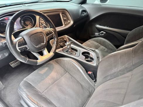 Used 2018 Dodge Challenger SRT RWD image 9