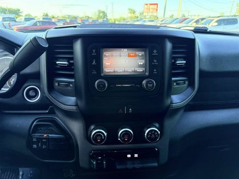 Used 2022 RAM 2500 Tradesman w/ Chrome Appearance Group AWD/4WD image 32