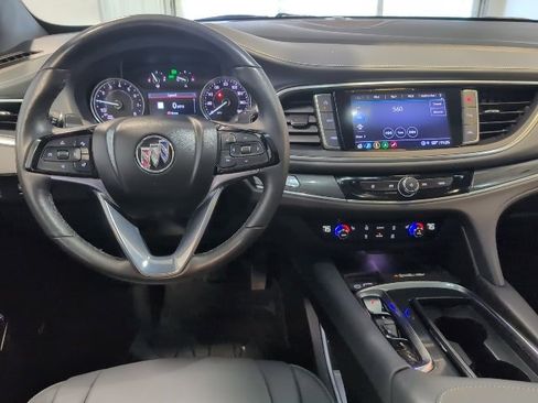 Used 2023 Buick Enclave Essence image 12