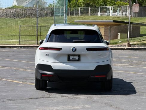 Used 2025 BMW iX xDrive50 AWD/4WD image 6