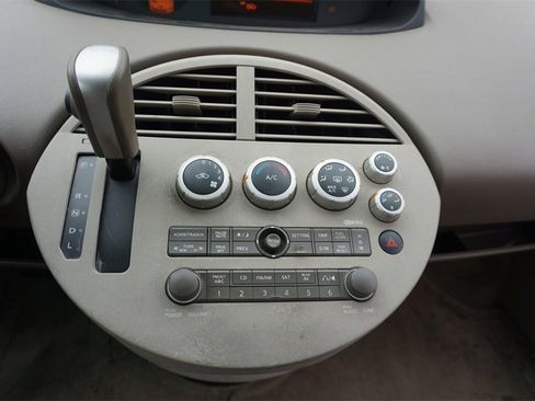 Used 2004 Nissan Quest S w/ (SEA) Seat Pkg image 8