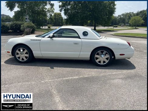 Used 2002 Ford Thunderbird RWD image 4