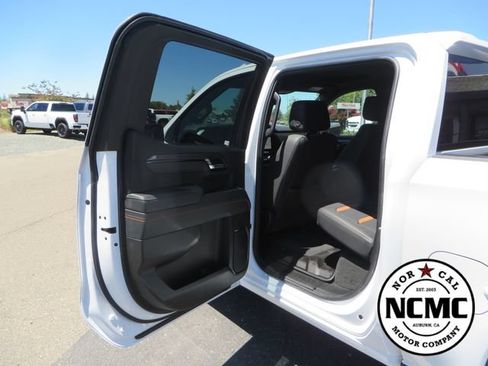 Used 2025 GMC Sierra 1500 AT4 AWD/4WD image 40