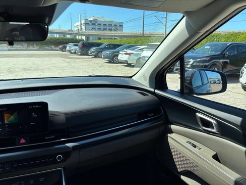 Used 2026 Kia Carnival FWD image 38