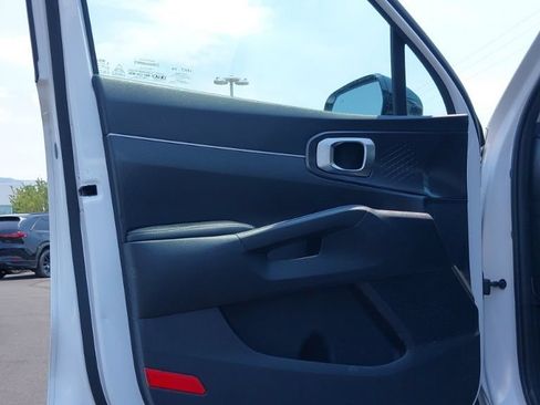 Used 2021 Kia Sorento S w/ Panoramic Sunroof Package AWD/4WD image 5