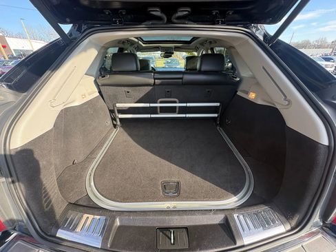 Used 2016 Cadillac SRX Luxury w/ Driver Awareness Package image 9