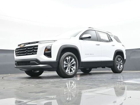 New 2026 Chevrolet Equinox LT w/ Convenience Package II FWD image 59