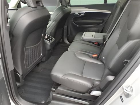 Used 2024 Volvo XC90 B5 Core w/ Protection Package Premier image 7