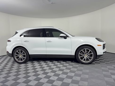 Certified 2024 Porsche Cayenne AWD/4WD image 8