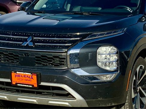 Used 2024 Mitsubishi Outlander SE image 14