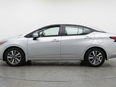 Used 2025 Nissan Versa SV image 5