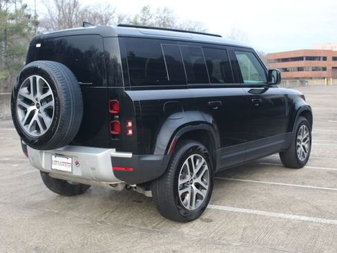 Used 2025 Land Rover Defender 110 S image 2